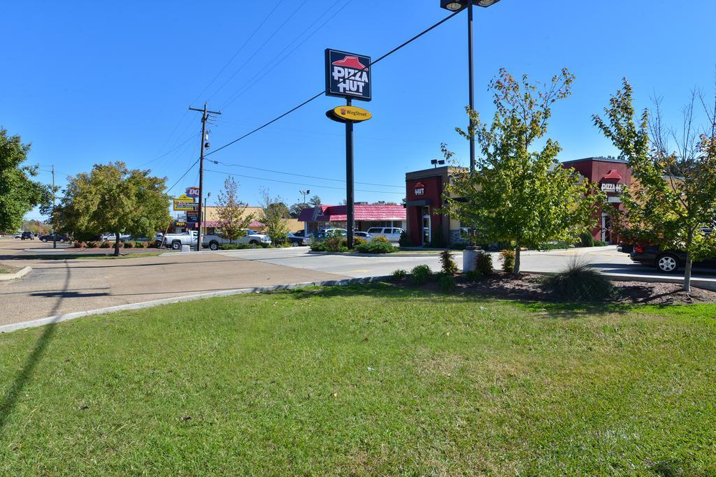 Americas Best Value Inn - Brookhaven Exterior photo