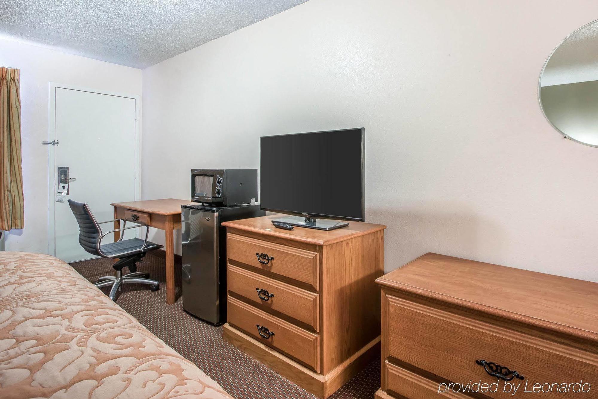Americas Best Value Inn - Brookhaven Exterior photo