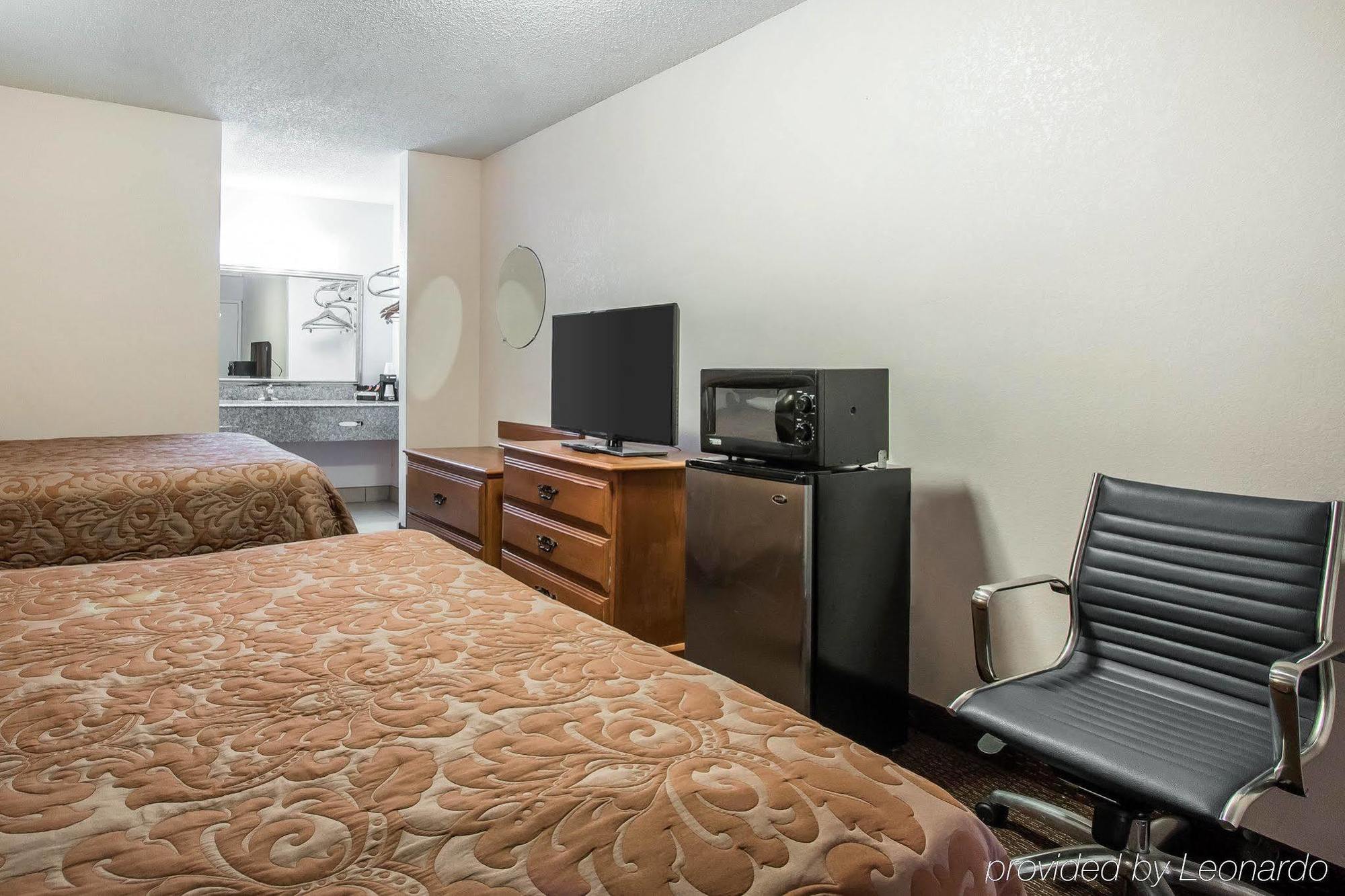 Americas Best Value Inn - Brookhaven Exterior photo
